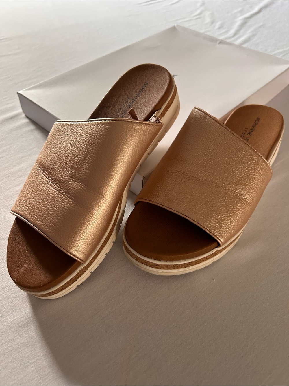 Adrienne Vittadini Sport Rose Gold Platform Slide Sandals Women’s Size 7